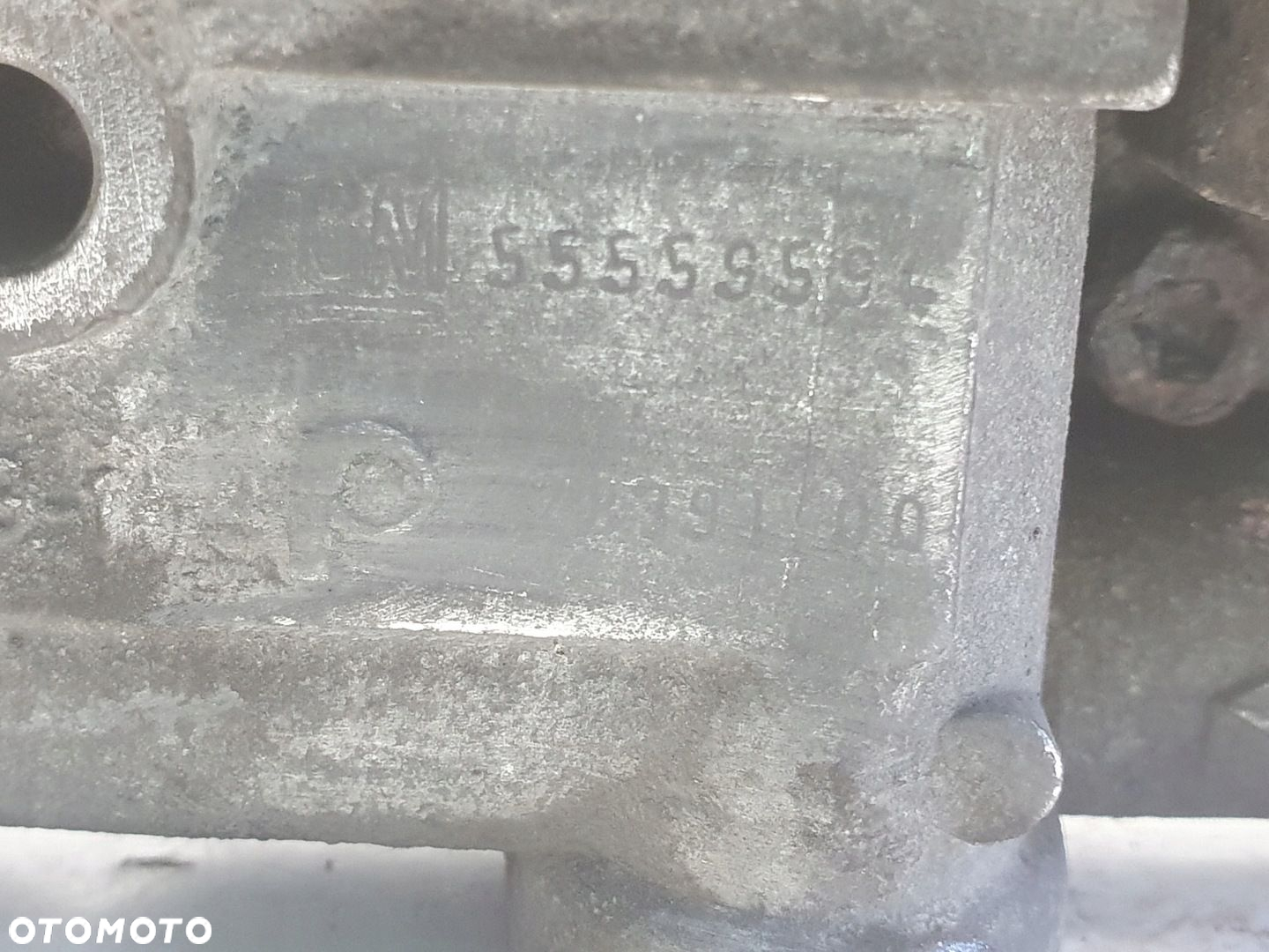 Opel Zafira B 1.6 16V OBUDOWA TERMOSTATU zawór EGR 55559594 - 2