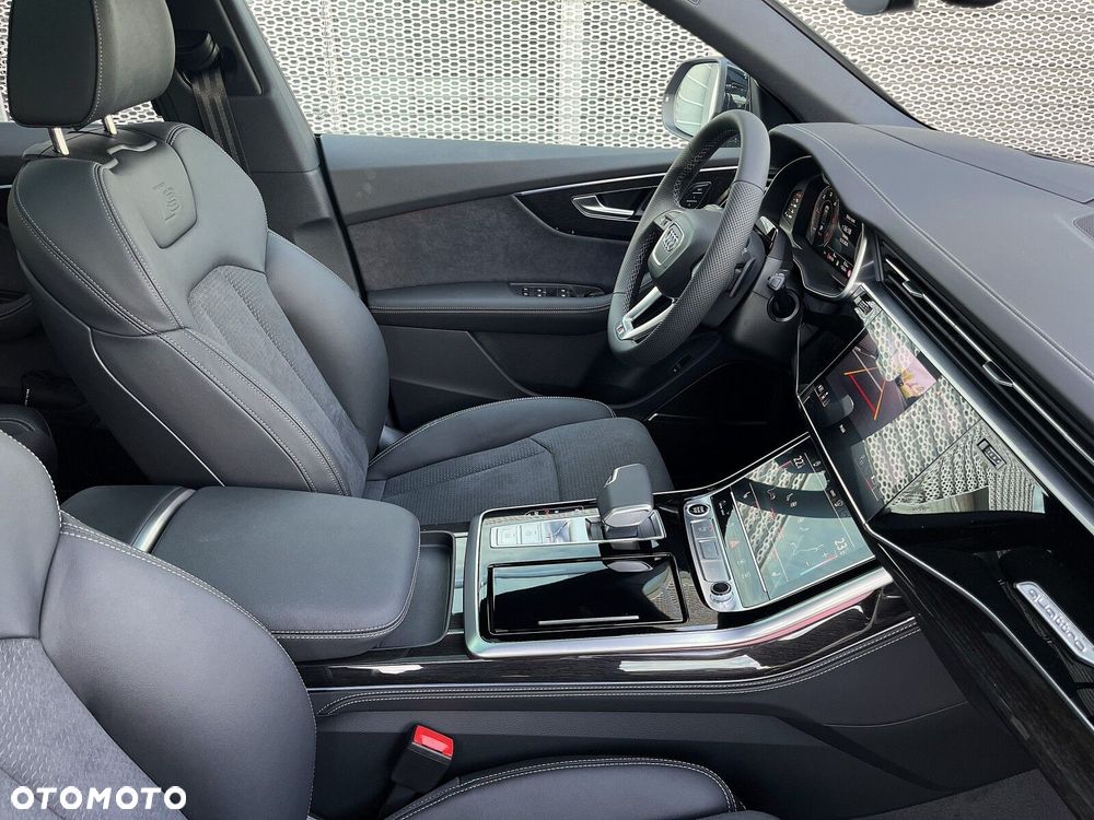Audi Q8 - 17