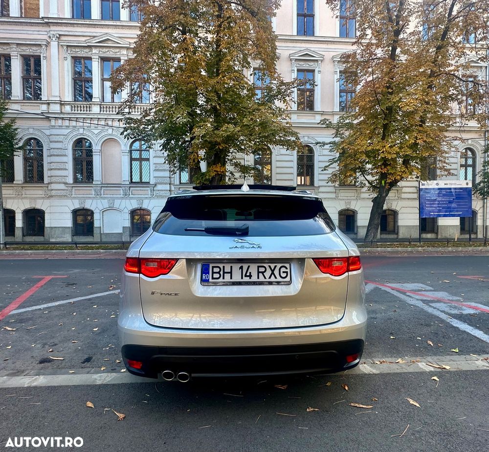 Jaguar F-Pace - 12
