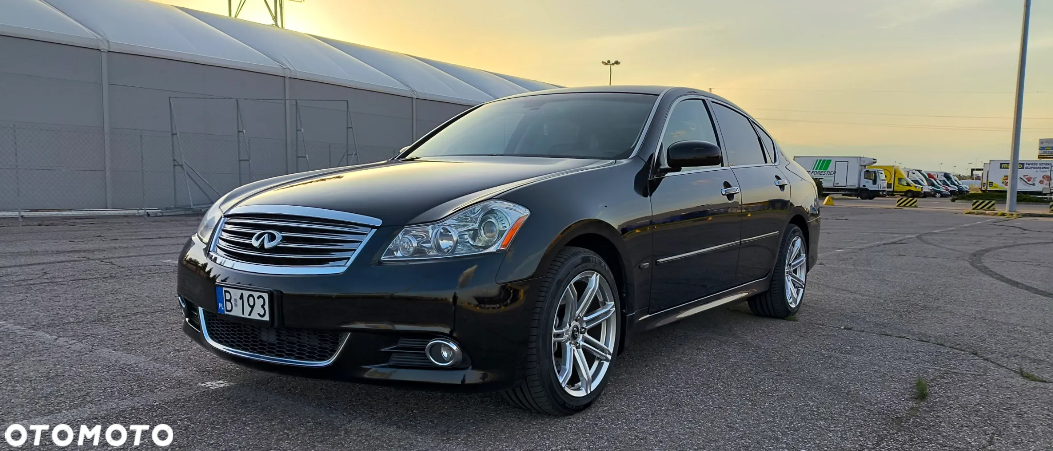 Infiniti M - 2