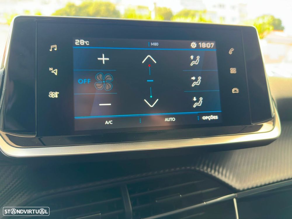 Peugeot 2008 1.2 PureTech Active Pack EAT8 - 17