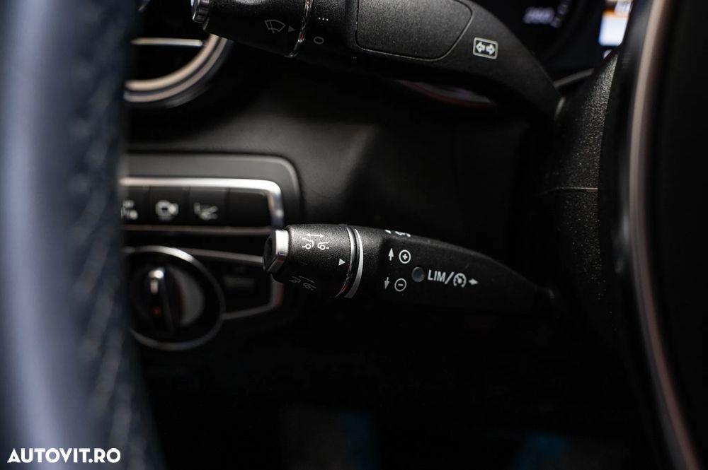 Mercedes-Benz GLC Coupe 250 4Matic 9G-TRONIC AMG Line - 26