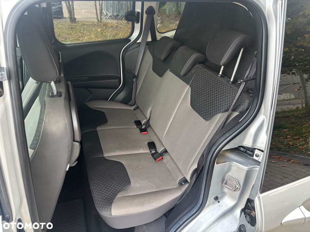 Ford Tourneo Courier 1.5 TDCi Titanium - 10