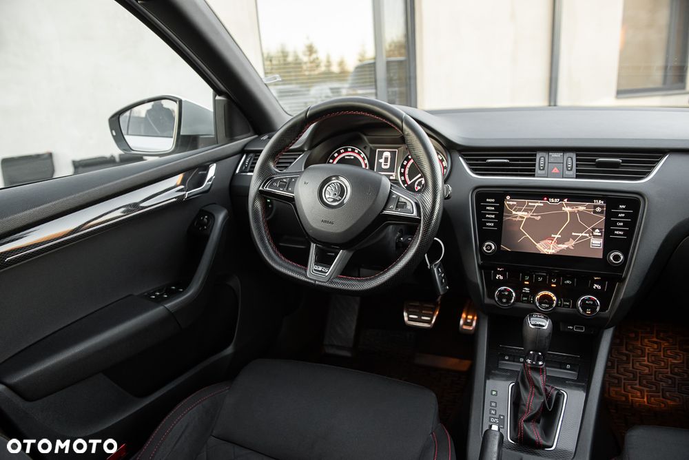 Skoda Octavia 2.0 TDI 4x4 DSG RS - 16