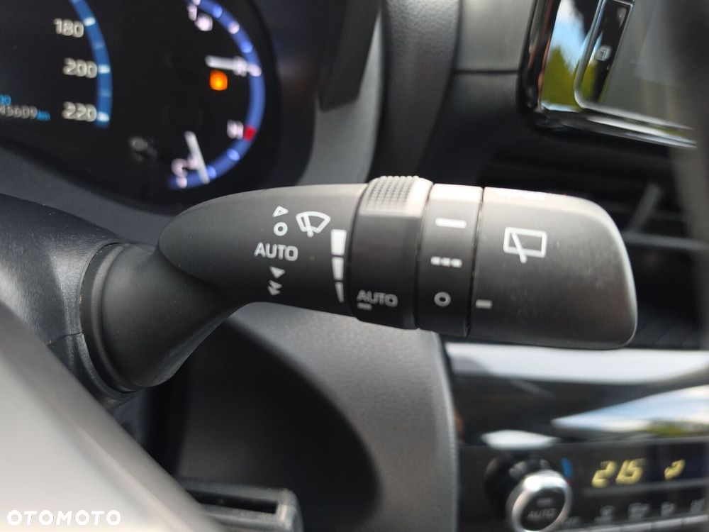 Toyota Yaris Cross Hybrid 1.5 Comfort 4x4 - 26