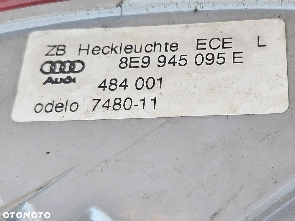 Audi A4 B7 kombi lampa tył tylna prawa  8E9945095E - 5