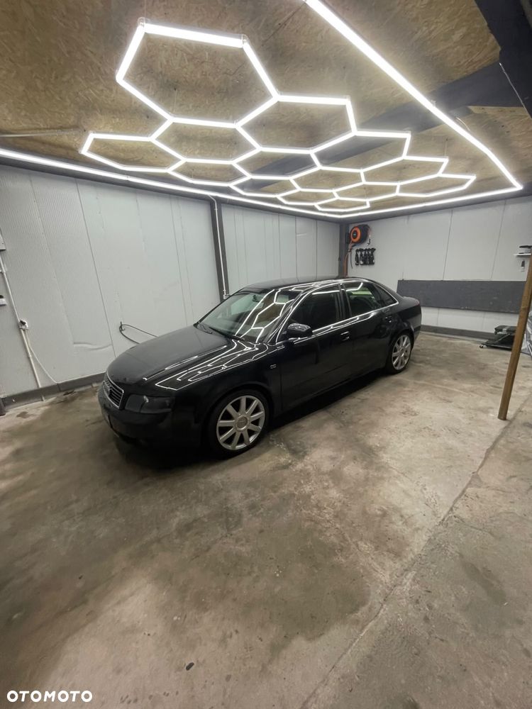 Audi A4 Limousine