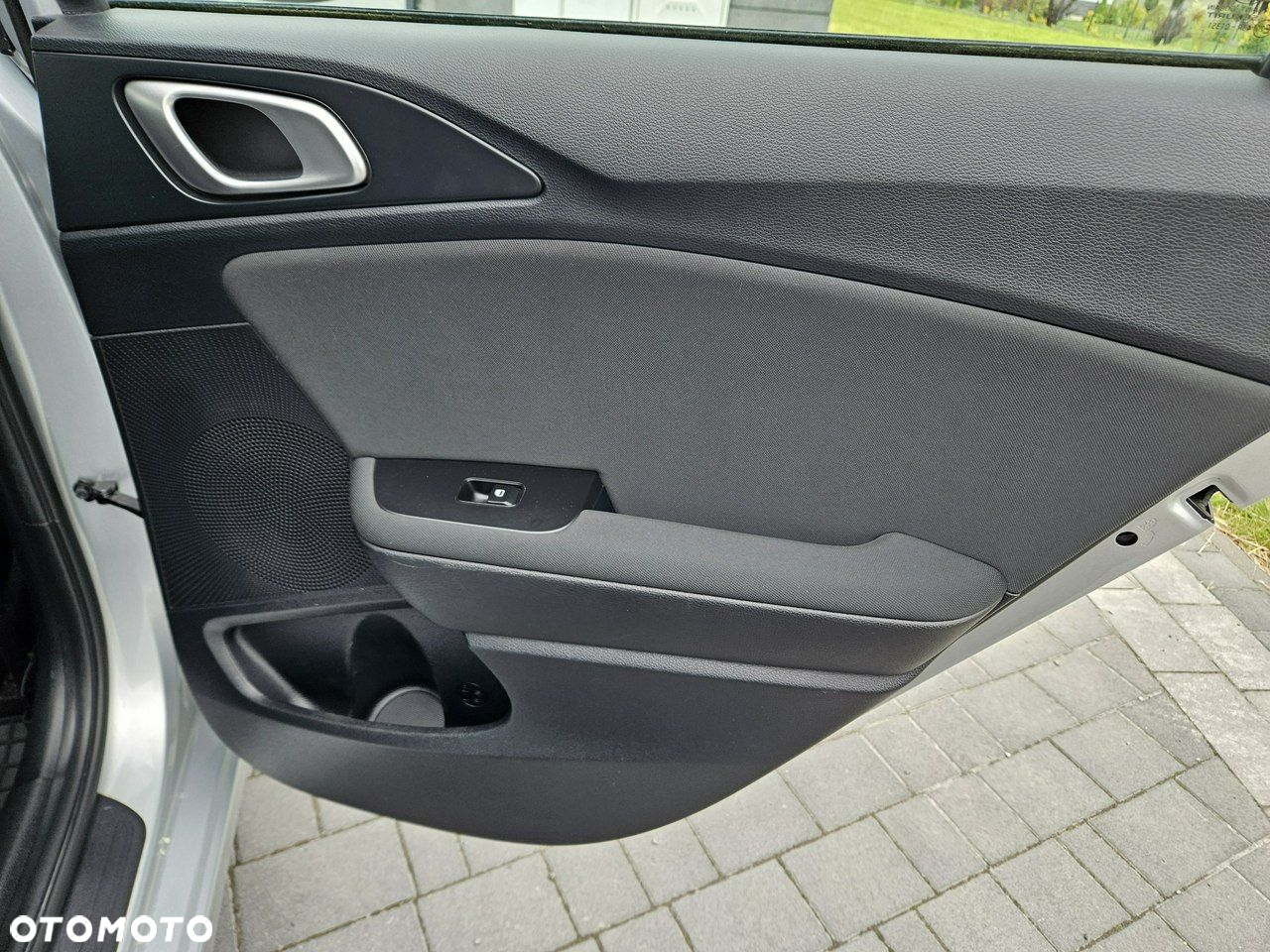 Kia Ceed - 14