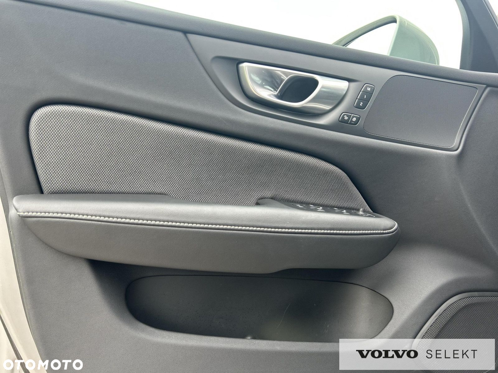 Volvo V60 Cross Country - 11