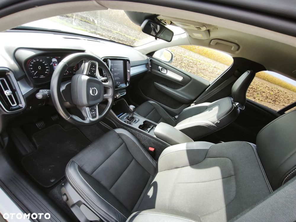 Volvo XC 40 T3 Momentum - 26