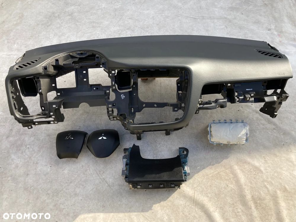 MITSUBISHI OUTLANDER EU USA KANADA DESKA KONSOLA KOKPIT PULPIT PÓŁKA PARAPET PODUSZKI POWIETRZNE PODUSZKA POWIETRZNA KOLAN KOLANOWA AIRBAG PASY PAS AIR BAG SRS   OKAZJA !!! - 2