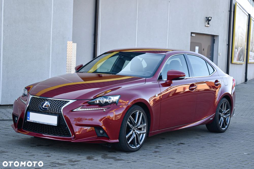 Lexus IS 300h F Sport - 27
