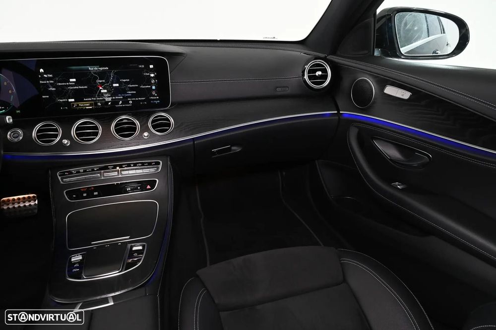 Mercedes-Benz E 300 de AMG Line - 16