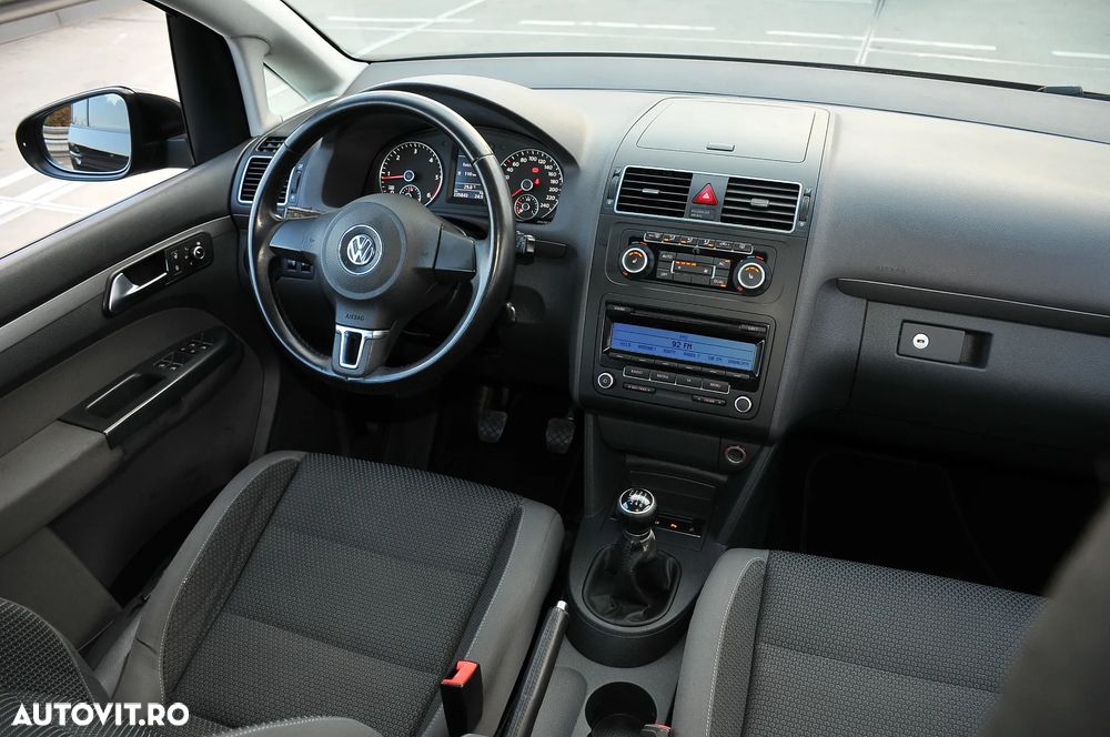 Volkswagen Touran 1.6 TDI DPF Highline - 4