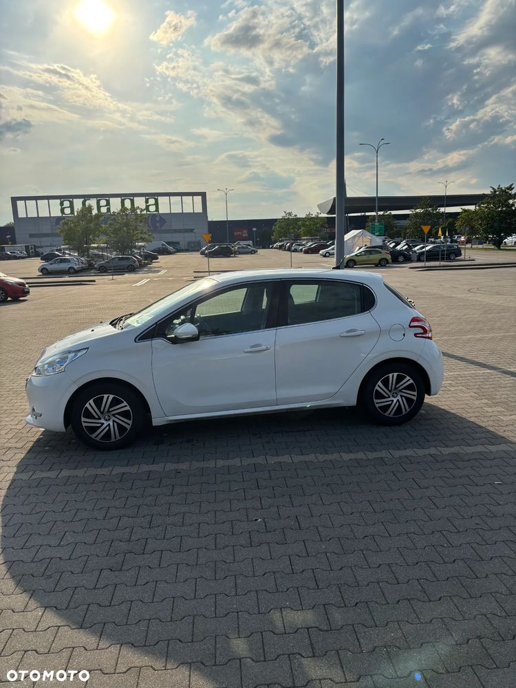 Peugeot 208 - 7