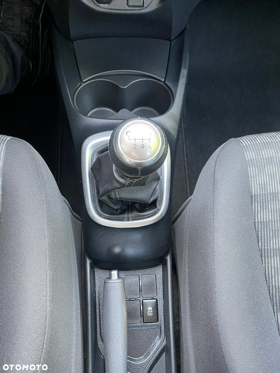 Toyota Yaris - 25