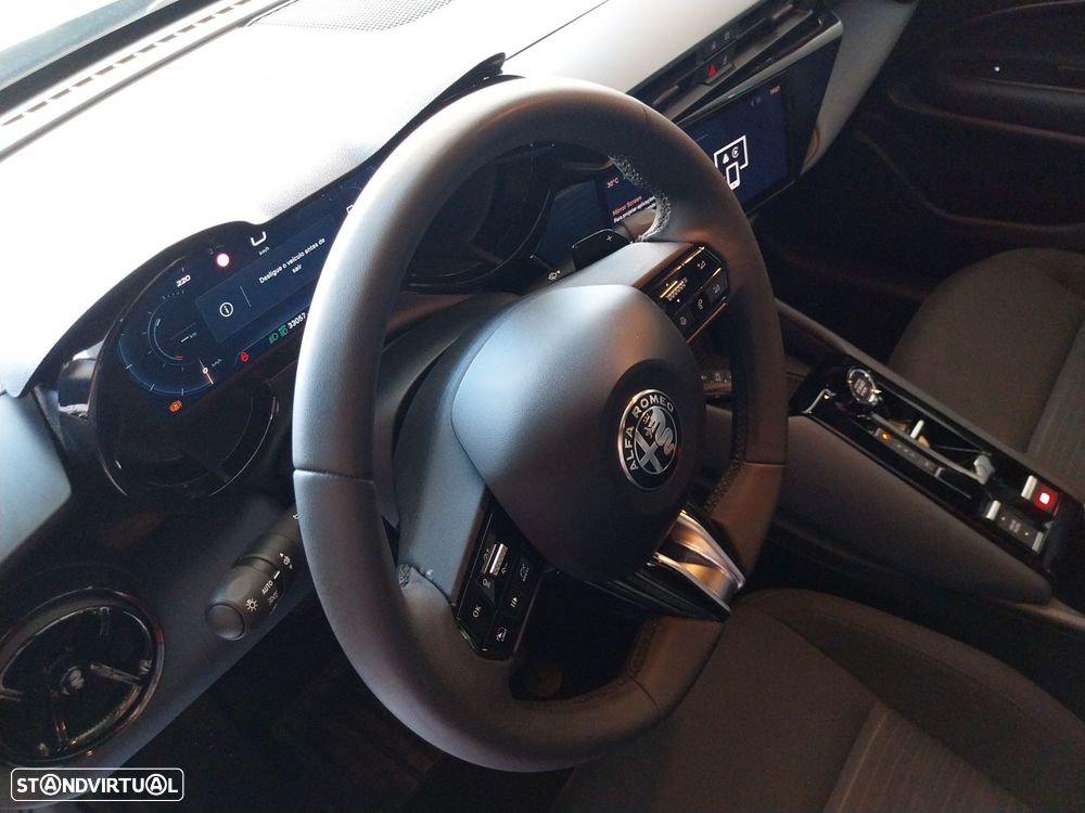 Alfa Romeo Junior 1.2 Ti Q4 eDCT6 - 15