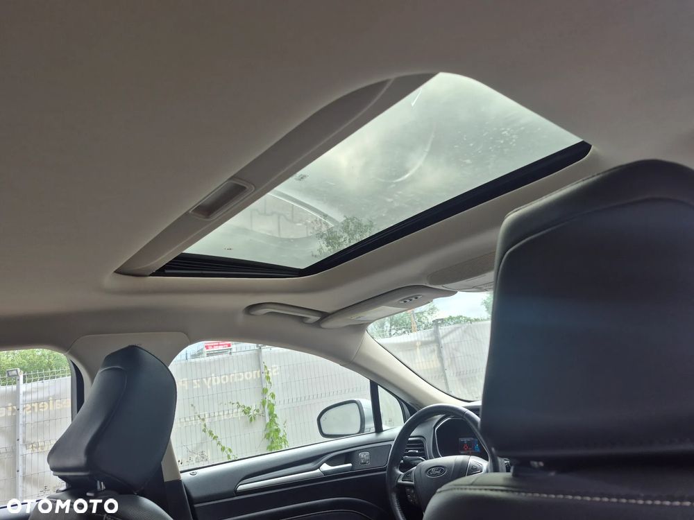 Ford Fusion 2.0 EcoBoost Titanium - 26