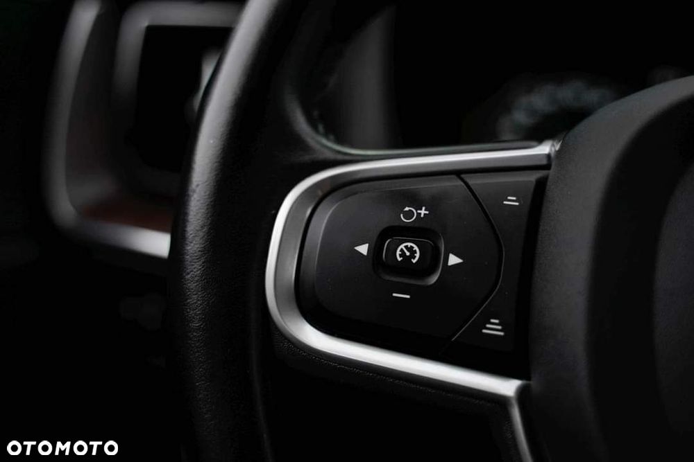 Volvo XC 60 D4 Geartronic Momentum Pro - 18