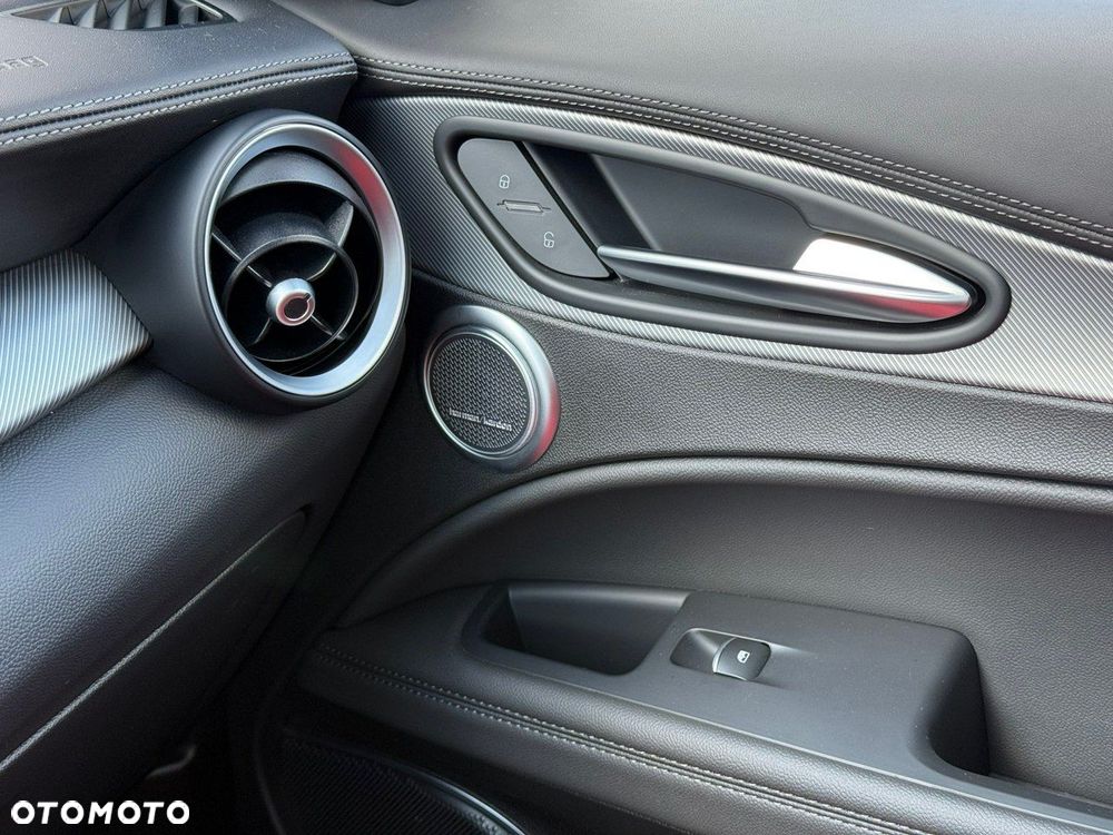 Alfa Romeo Stelvio 2.0 Turbo 16V AT8-Q4 Super - 35