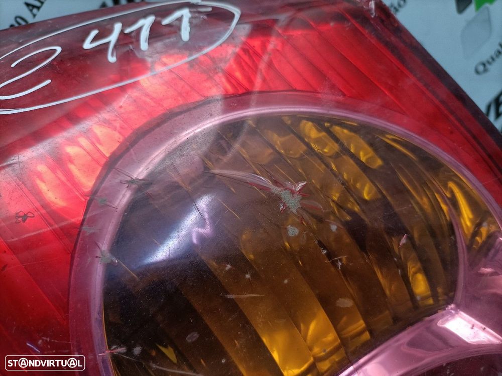 Farolim Dto Toyota Avensis (_T25_) - 2