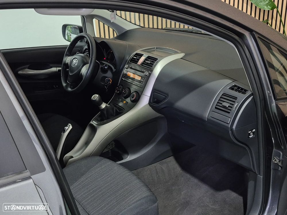 Toyota Auris 1.4 VVT-i AC - 8