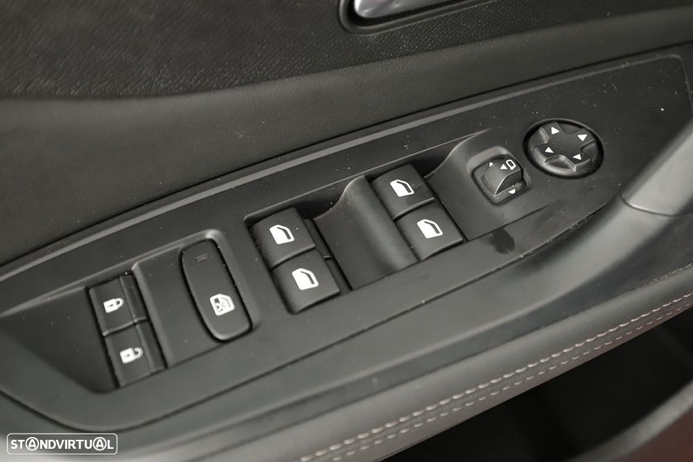 Peugeot 308 1.2 PureTech Allure - 19