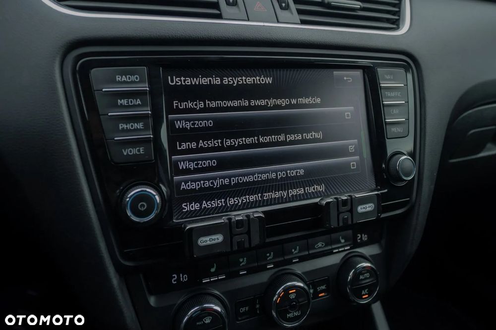 Skoda Octavia Combi 2.0 TDI (Green tec) RS - 22