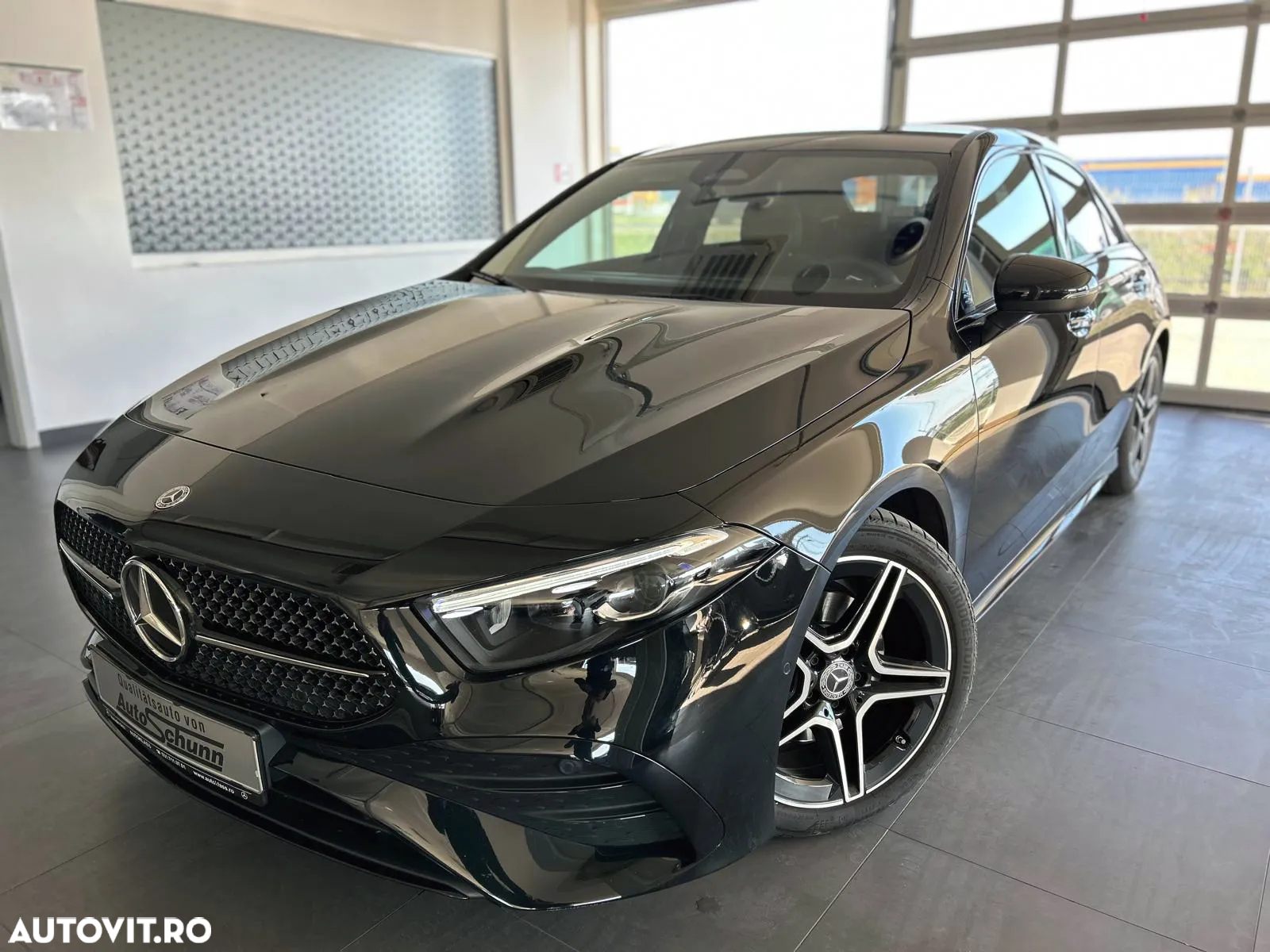 Mercedes-Benz A 200 7G-DCT AMG Line - 2