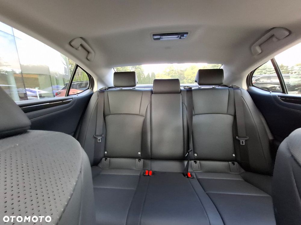 Lexus ES 300h Business Edition - 29