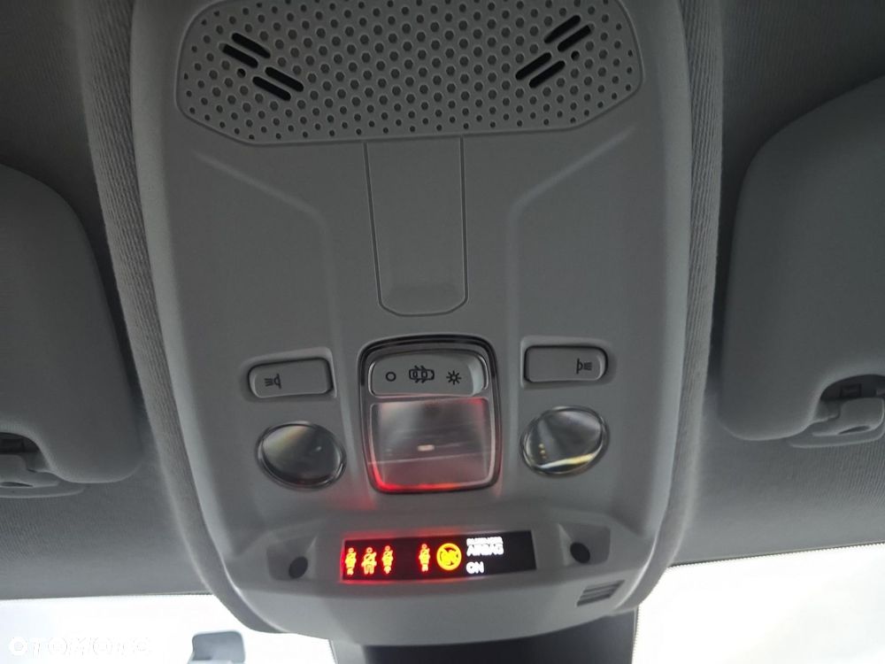 Opel Corsa 1.5 D Elegance S&S - 24