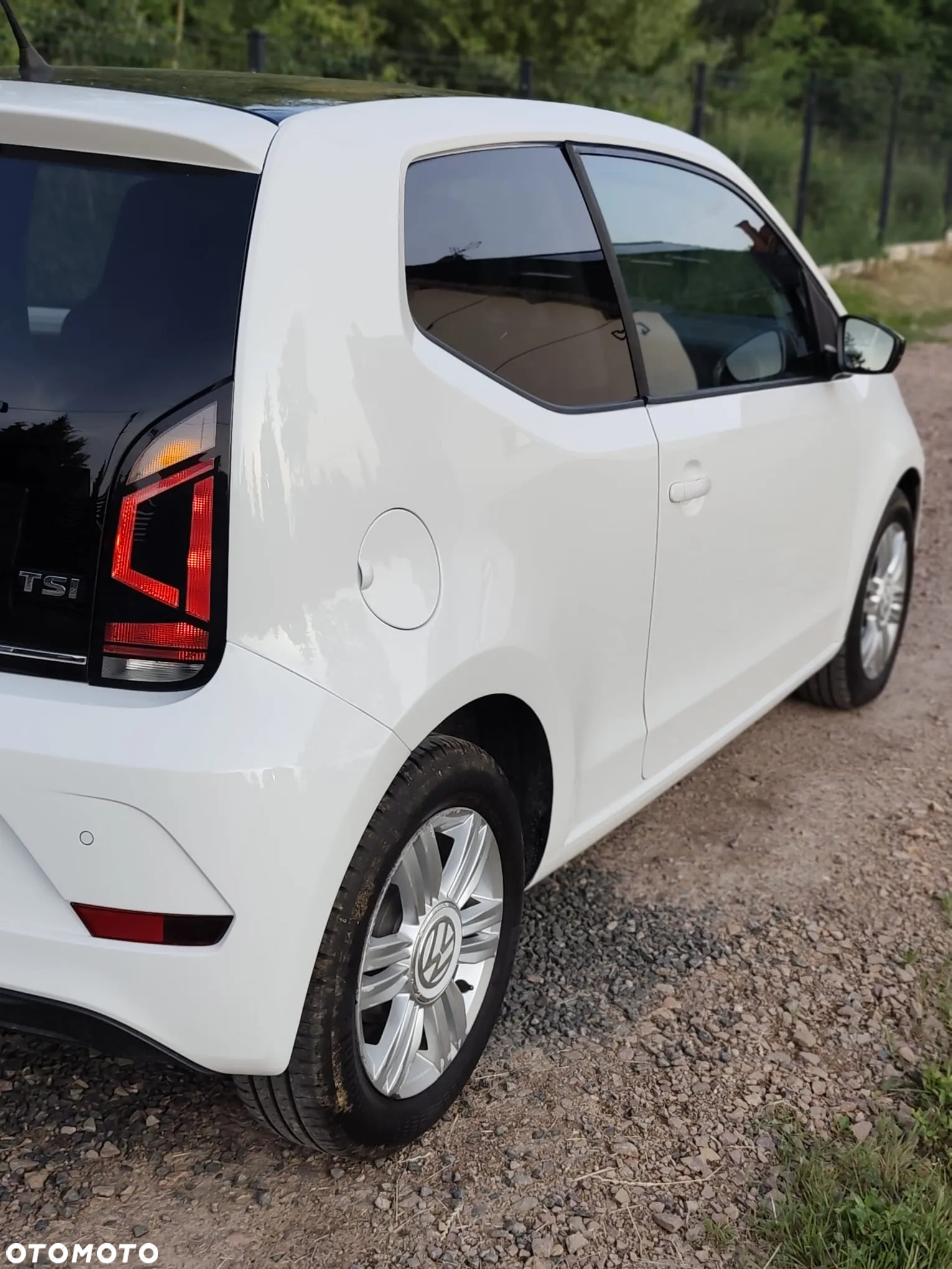 Volkswagen up! 1.0 TSI high - 16