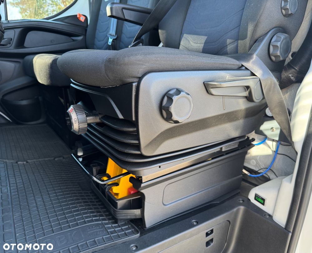 Iveco Daily 2022r ‼️72C18‼️3.0 NOWA Laweta Pomoc Drogowa Zarejestrowany jako Specjalny DMC 7200kg Salon Polska Niski Przebieg Autotransporter Sypialka - 20