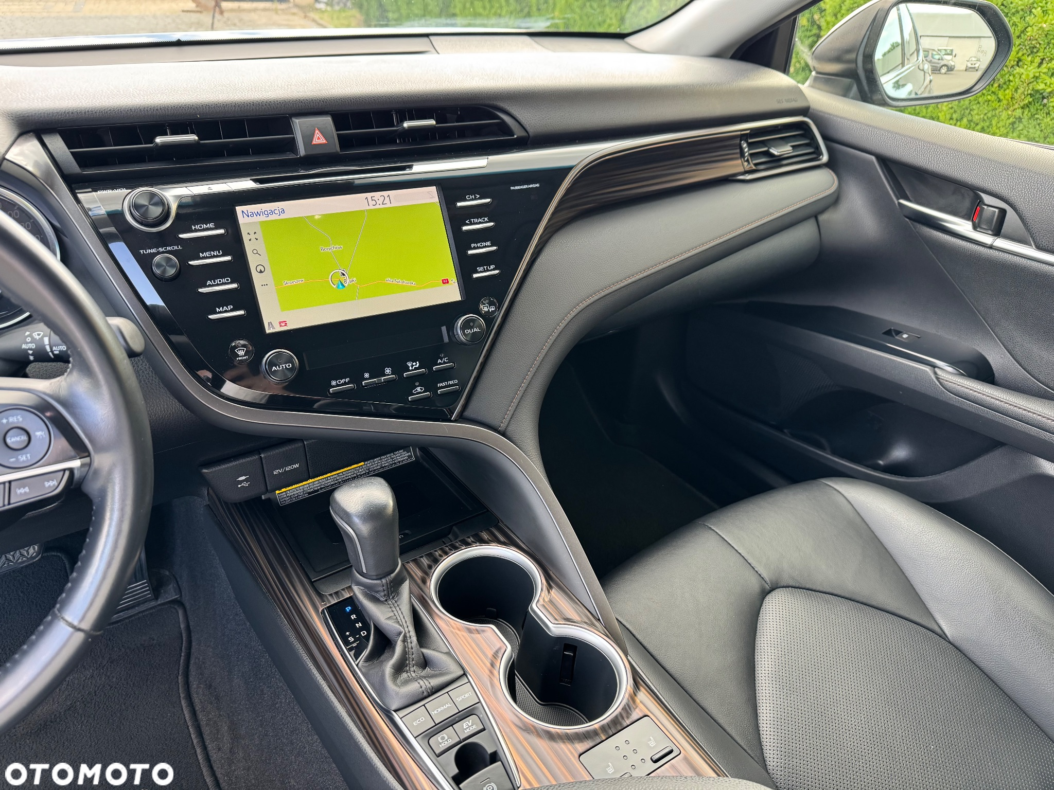 Toyota Camry 2.5 Hybrid Executive CVT - 20