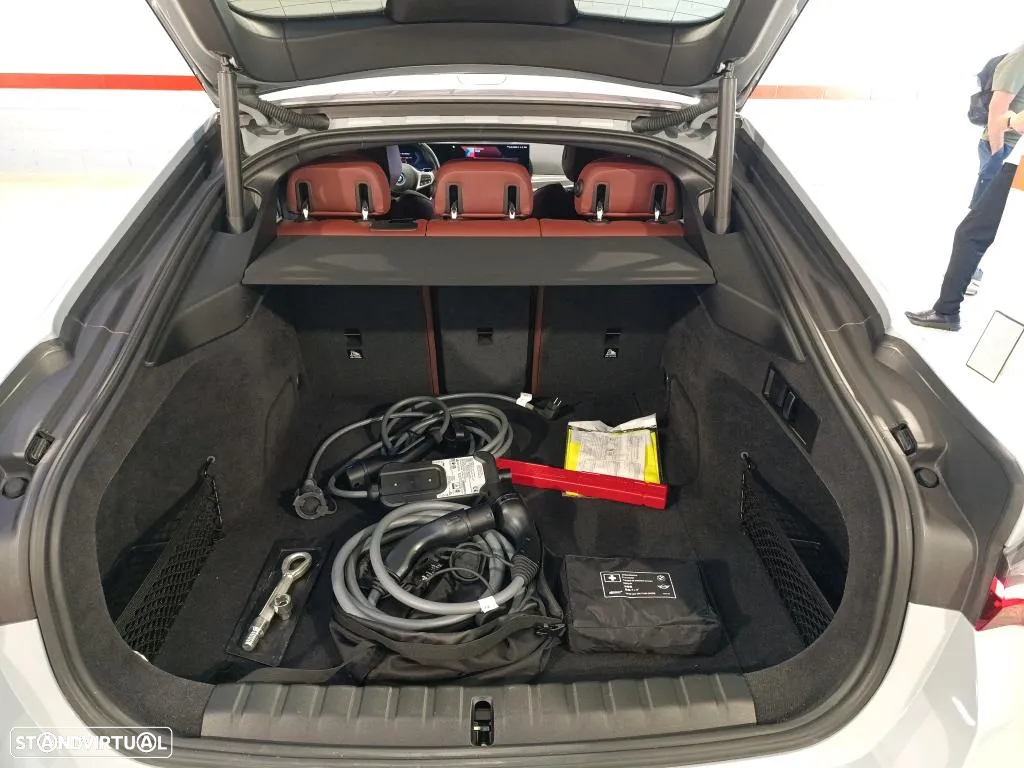 BMW i4 eDrive40 Desportiva M - 13