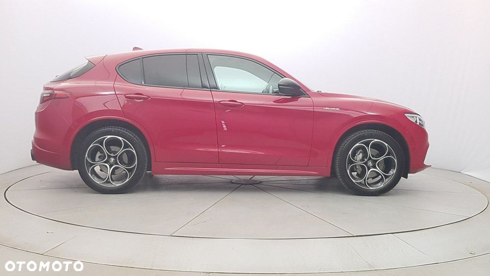 Alfa Romeo Stelvio - 8