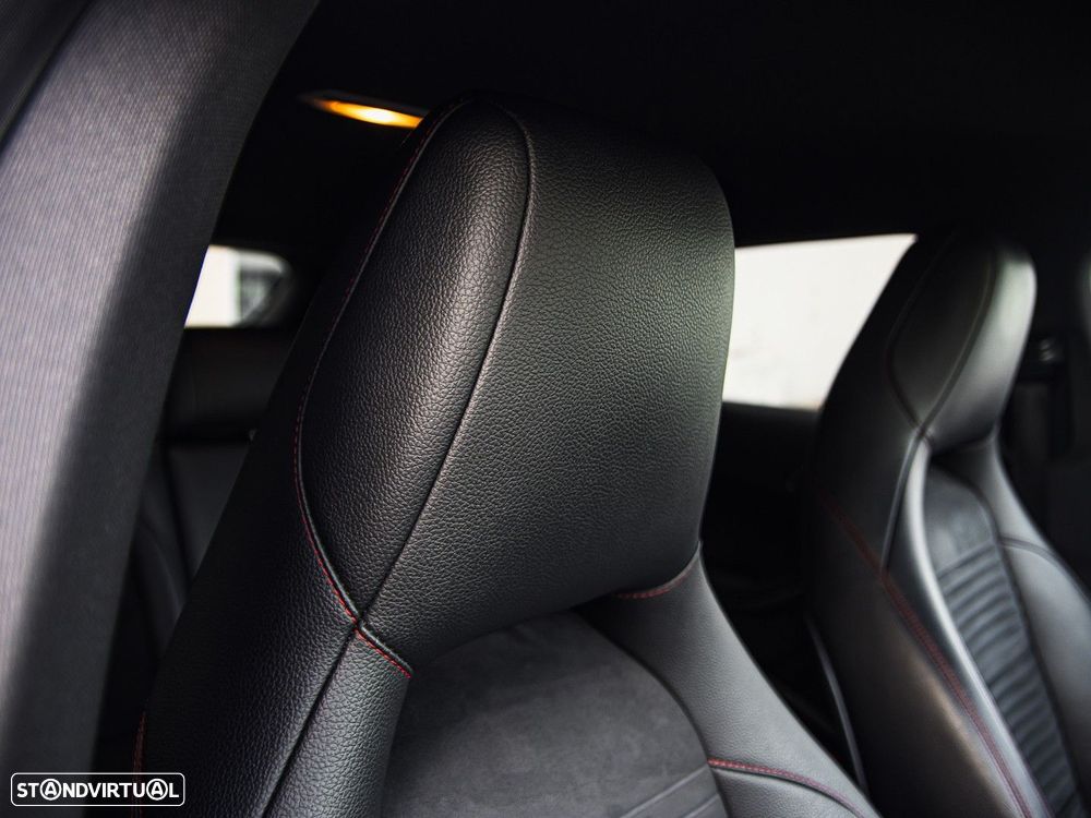 Mercedes-Benz CLA 180 d Shooting Brake AMG Line - 23