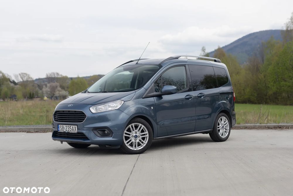 Ford Tourneo Courier - 2