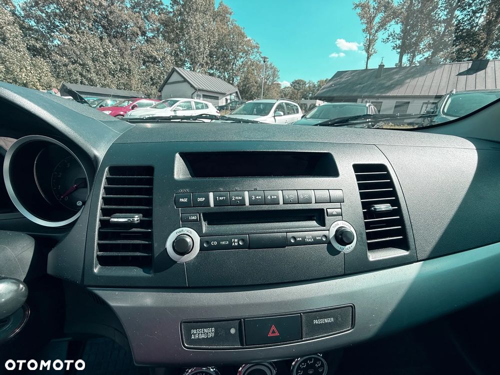 Mitsubishi Lancer 1.5 - 21