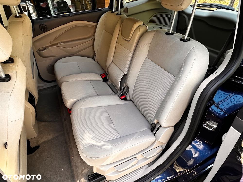 Ford Grand C-MAX - 15