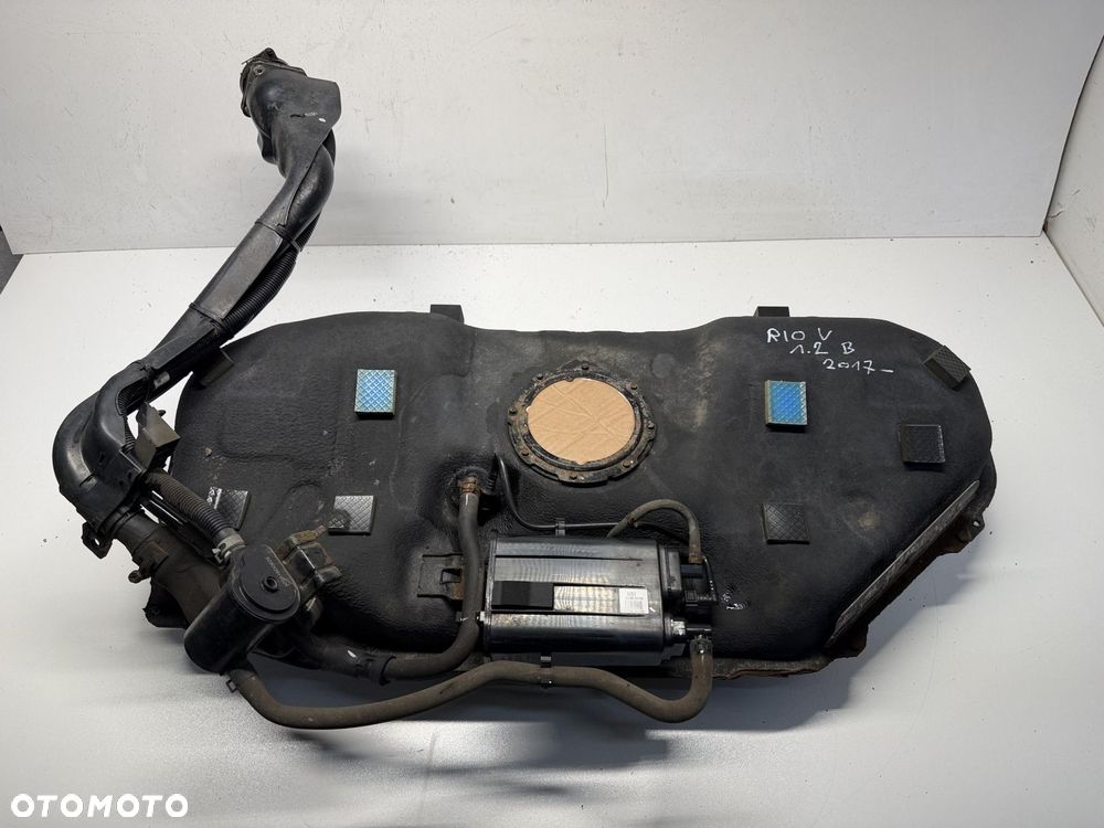 ZBIORNIK PALIWA BAK KIA RIO IV V 1.2 BENZYNA 17-21  31100-H8100 - 3