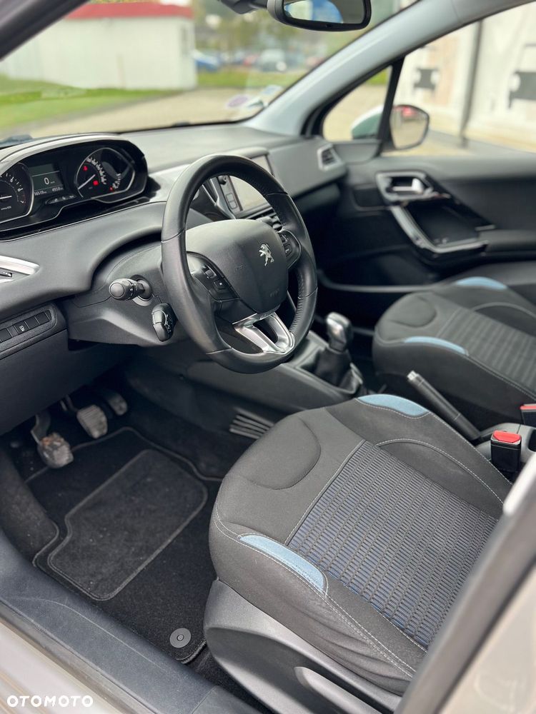 Peugeot 208 1.2 PureTech GPF Allure S&S - 8