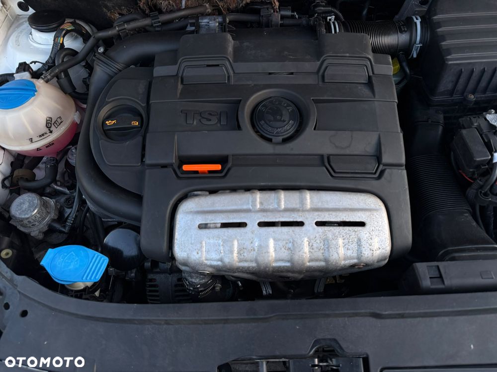 Skoda Fabia 1.4 TSI DSG RS - 16