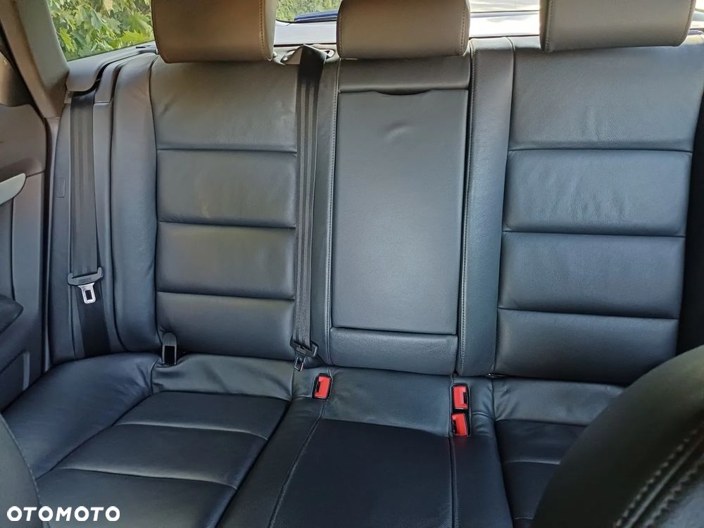 Audi A6 Avant 3.0 TDI DPF quattro tiptronic - 13