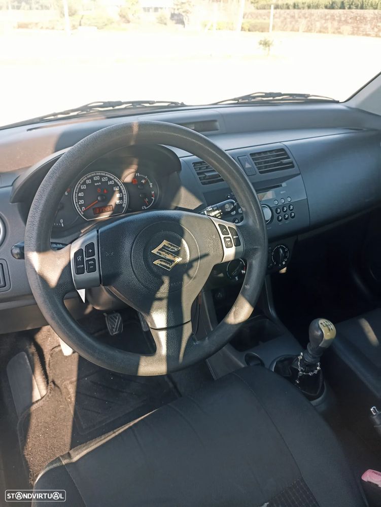 Suzuki Swift 1.3 DDiS GL - 7