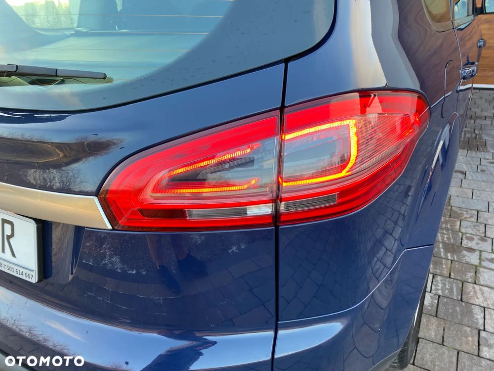 Ford S-Max - 12