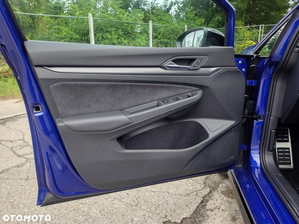 Volkswagen Golf - 24
