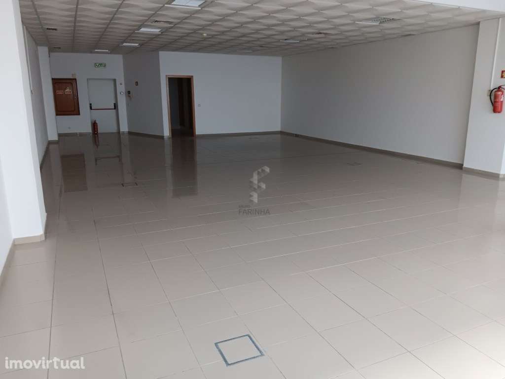 Arrendamento de Escritório 168m2 na Alameda António Sérgio - Grande imagem: 2/12