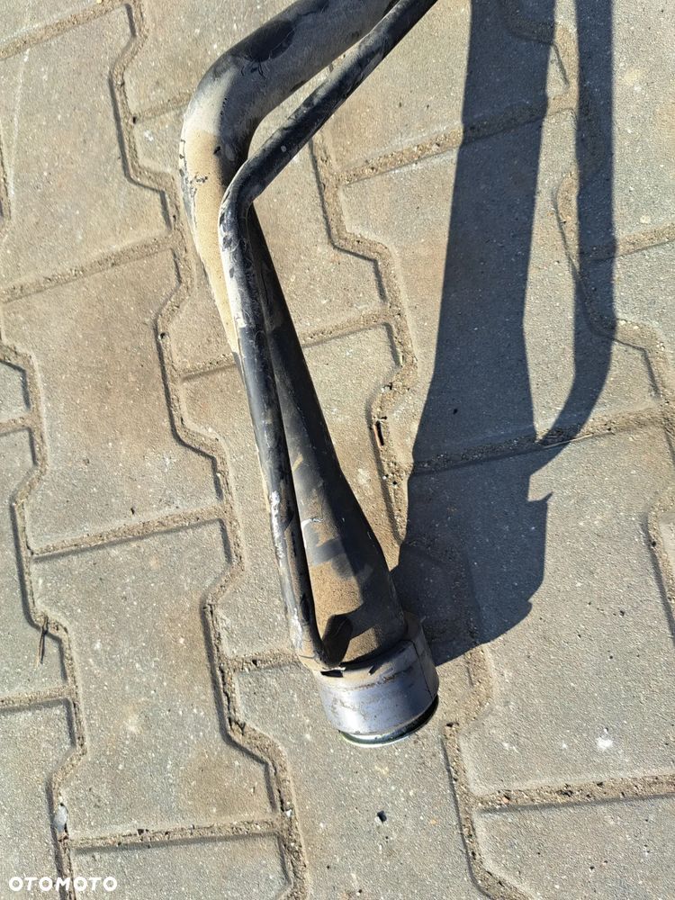 Toyota Verso  II lift rurka wlewu paliwa bez rdzy diesel 2013- 1.6 diesel - 5