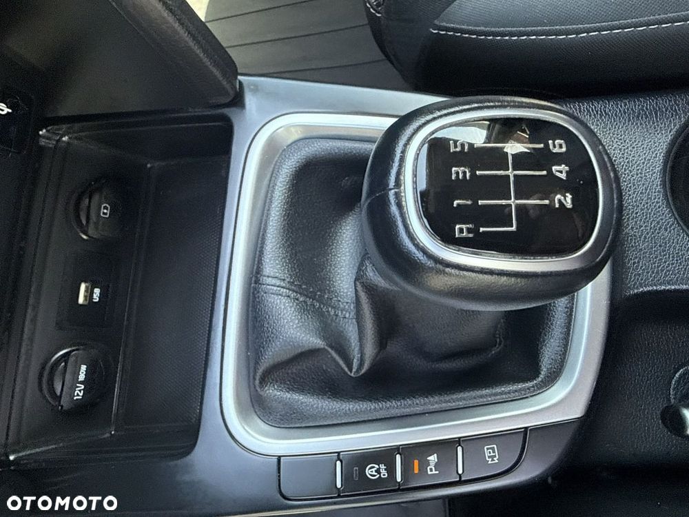 Kia Ceed - 27